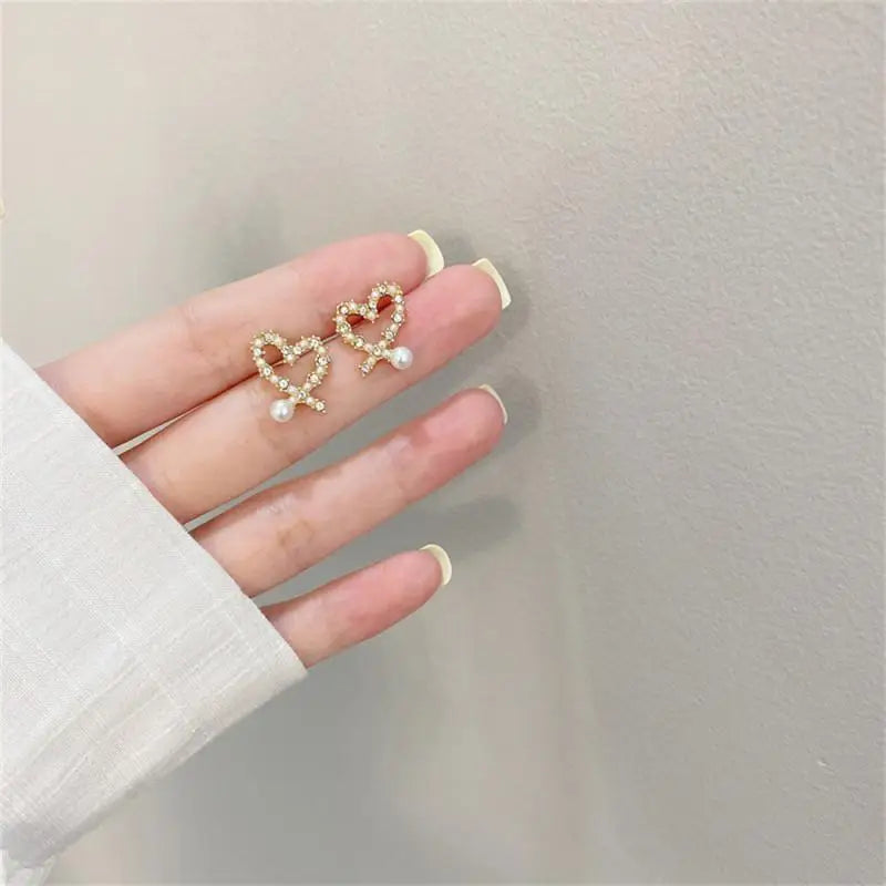 Cute Crystal Pearl Heart Shaped Stud Earrings For Women 2024 Korean Fashion Personality All-match Jewelry Wedding Accessories