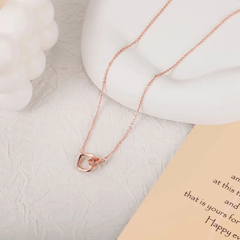 Venetian Zirconia Chain Ring (The pendant is a stunning piece of jewelry that adds elegance and sparkle