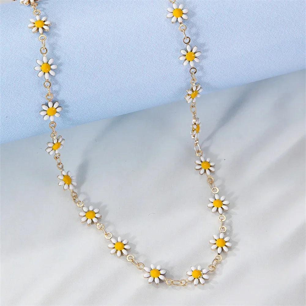 Little Flower Gold-Plated Necklace (This delicate little flower adds a touch of elegance to any outfit)