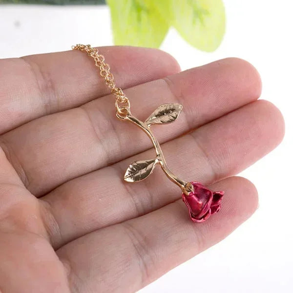 Broken Pendant Flower Necklace (Crafted with expert precision, featuring a smooth, flower-shaped design)