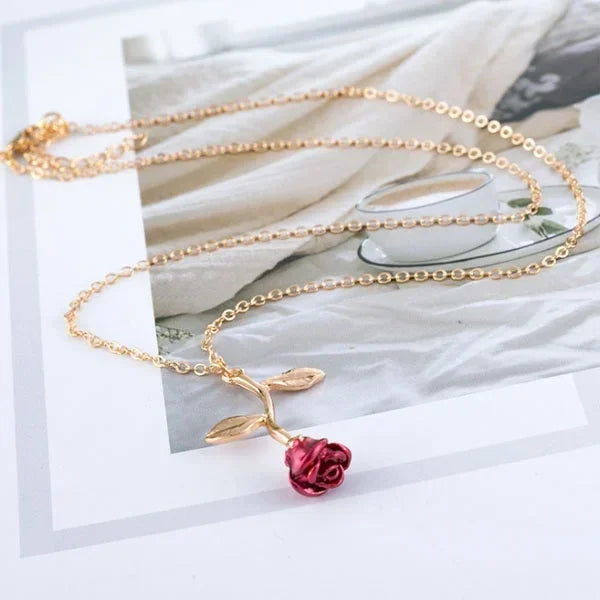 Broken Pendant Flower Necklace (Crafted with expert precision, featuring a smooth, flower-shaped design)